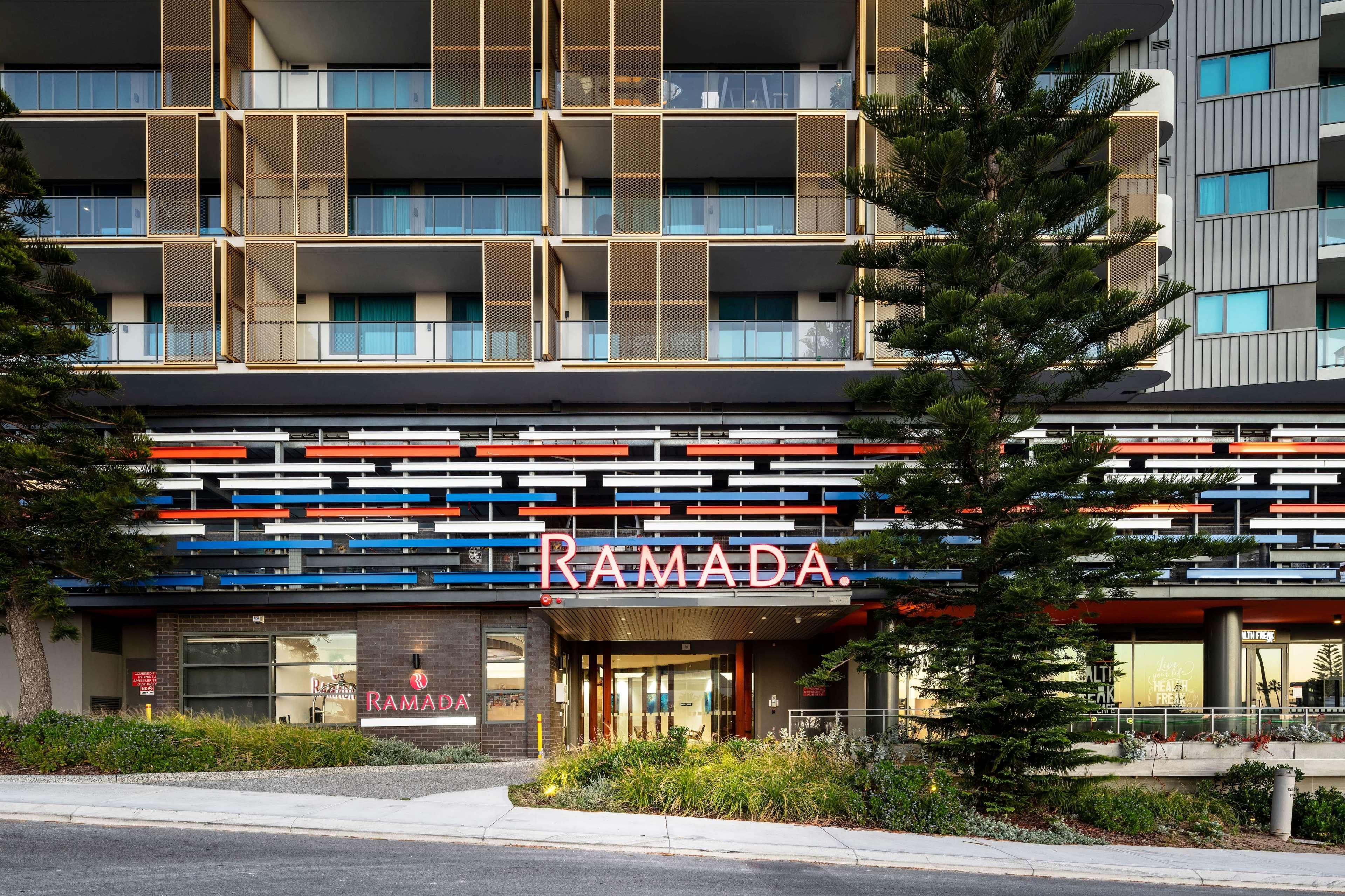 Ramada By Wyndham Vetroblu Scarborough Beach Perth Exteriör bild