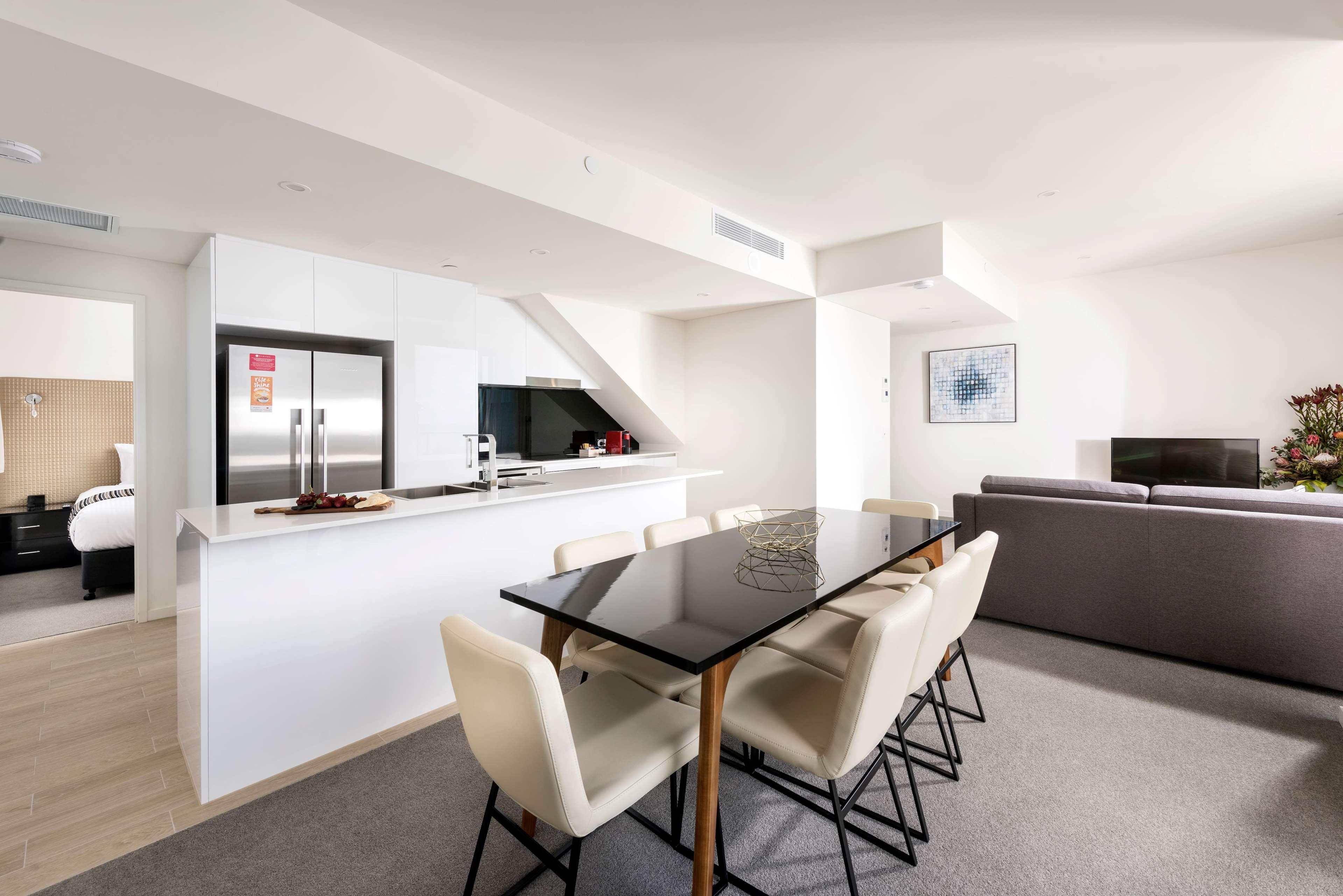 Ramada By Wyndham Vetroblu Scarborough Beach Perth Exteriör bild