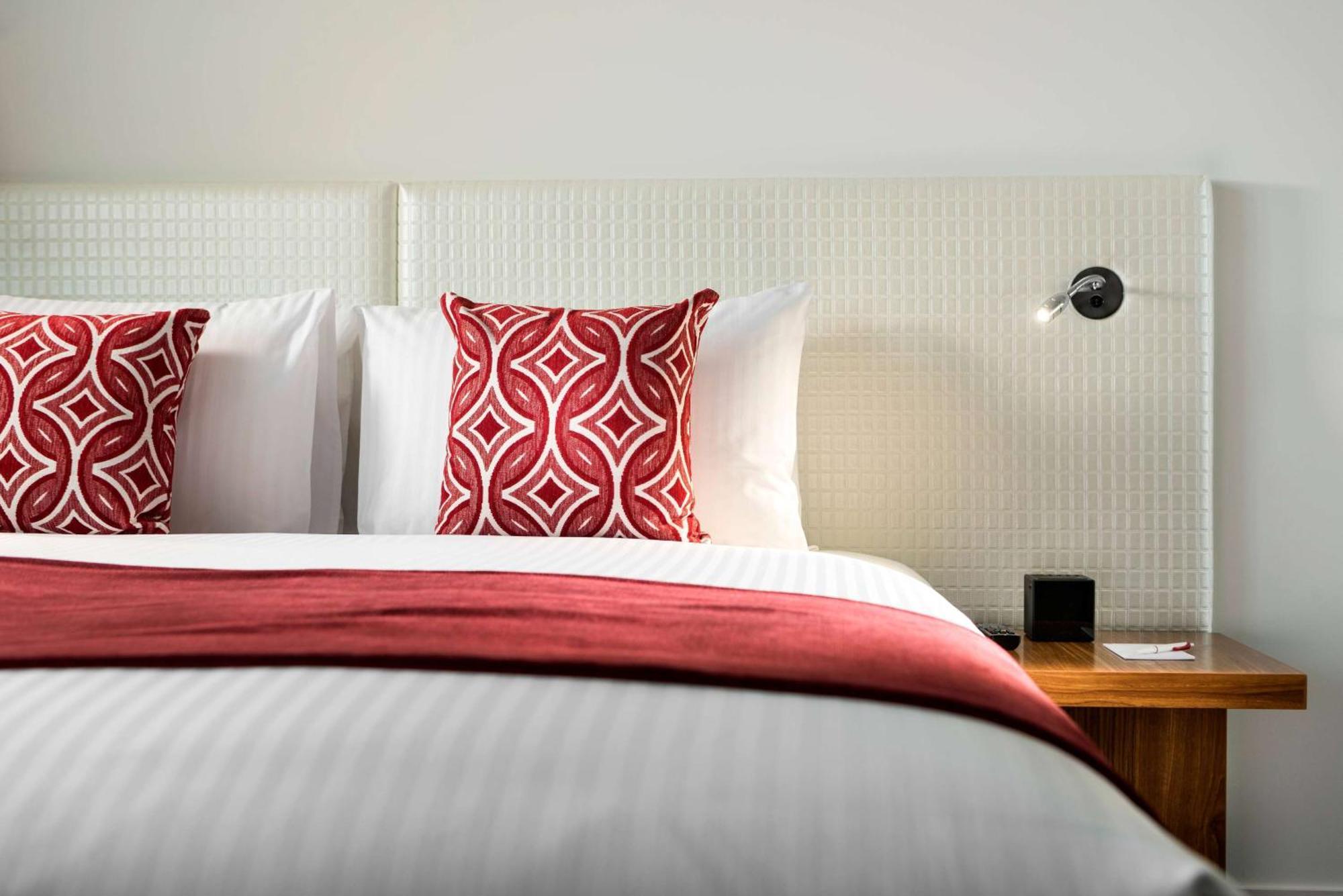 Ramada By Wyndham Vetroblu Scarborough Beach Perth Exteriör bild