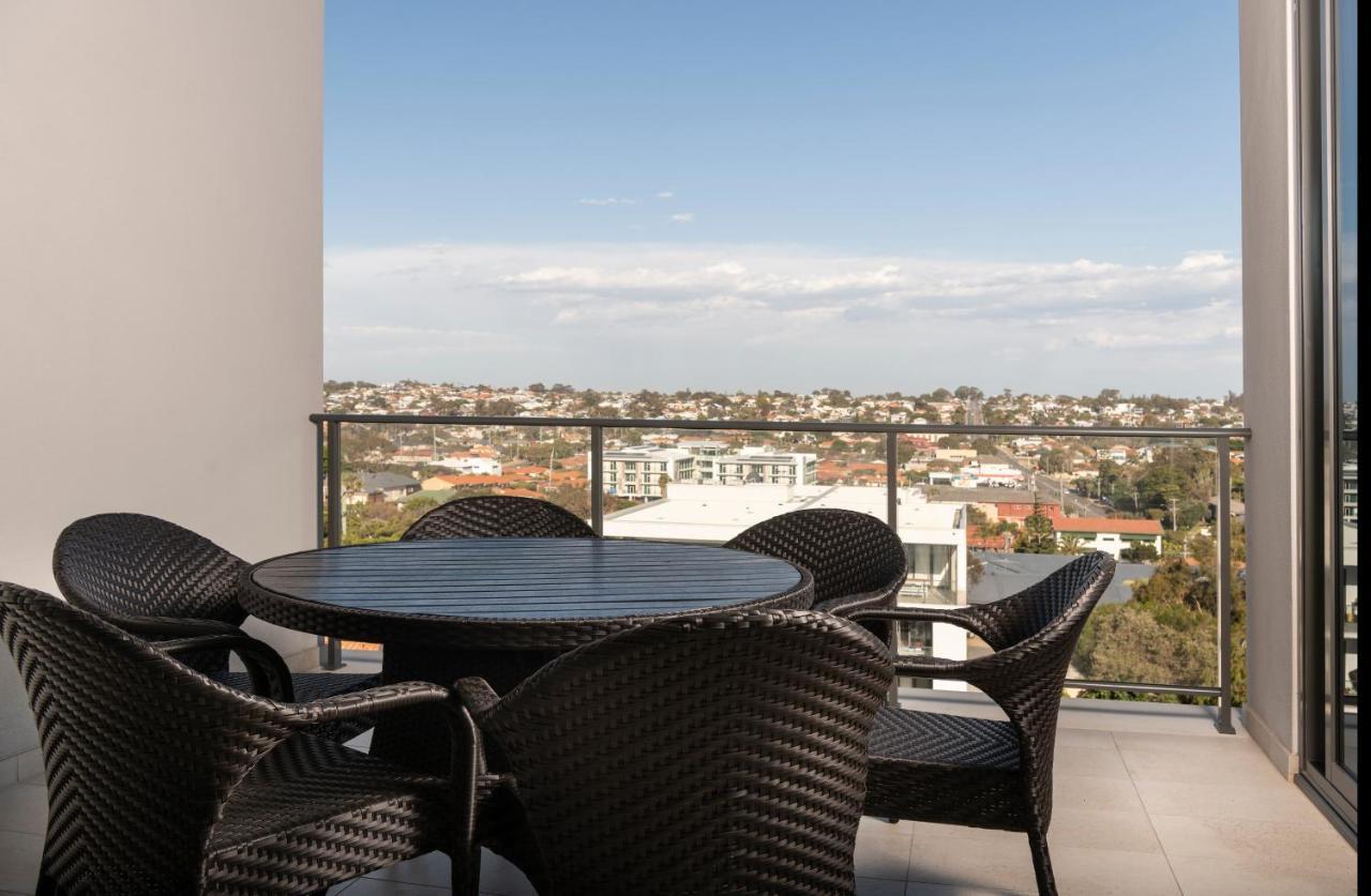 Ramada By Wyndham Vetroblu Scarborough Beach Perth Exteriör bild